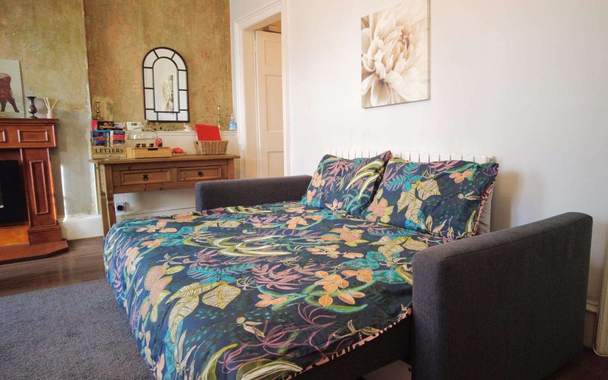 1 Bedrooms Flat In Central Edinburgh Haymarket, Heart Of Edinburgh Flat Sleeps 4 ,, Edinburgh